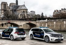 police parisienne en voiture électrique